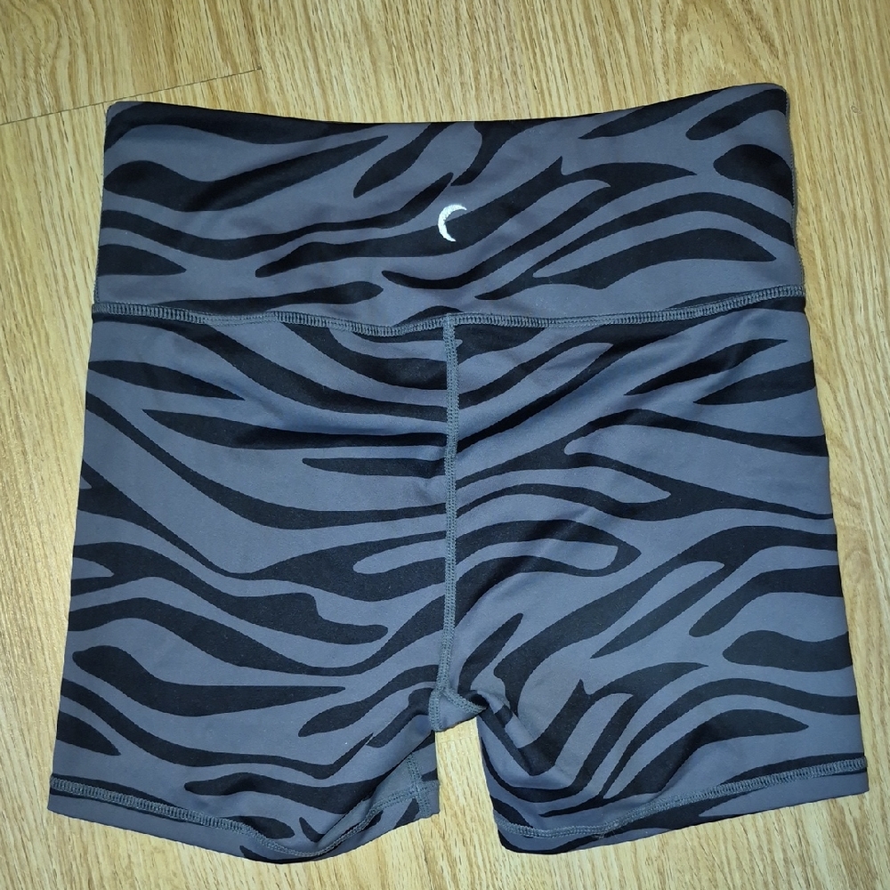 ZYIA Black & Gray Zebra Print High-Waist Bike Shorts..size M
